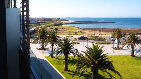 Waterfront Apt 234 Marinaquays - Taree Accommodation 3