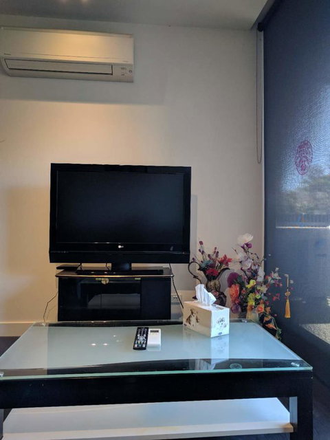 Camberwell Burke Road Apartment - Taree Accommodation 5