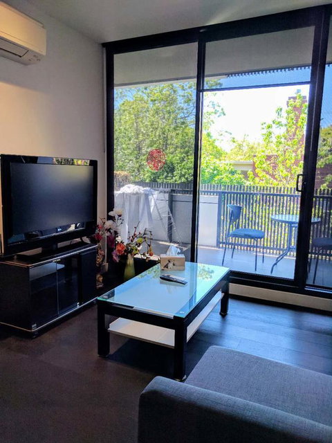 Camberwell Burke Road Apartment - Taree Accommodation 6