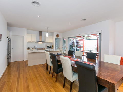 Torquay Timeout - Taree Accommodation 3