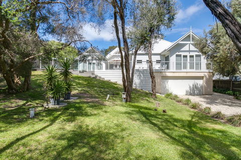 Perfect Blairgowrie Beach House - Taree Accommodation 2