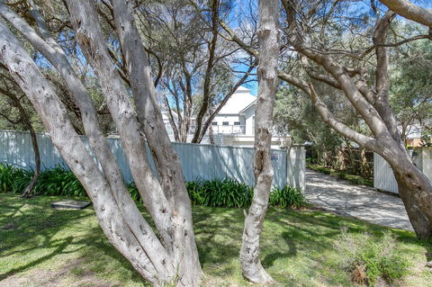 Perfect Blairgowrie Beach House - Taree Accommodation 16