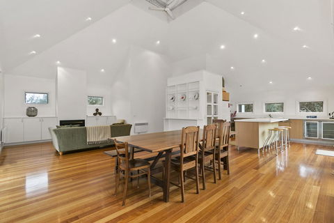 Perfect Blairgowrie Beach House - Taree Accommodation 7