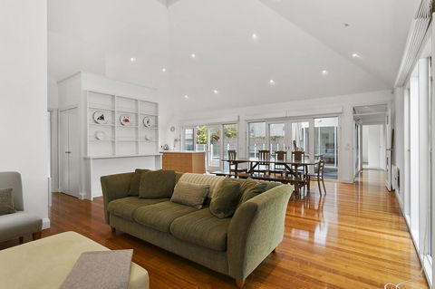 Perfect Blairgowrie Beach House - Taree Accommodation 4