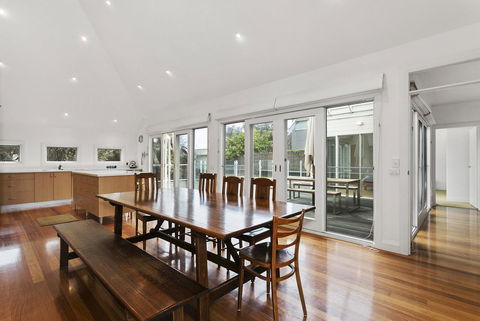 Perfect Blairgowrie Beach House - Taree Accommodation 9