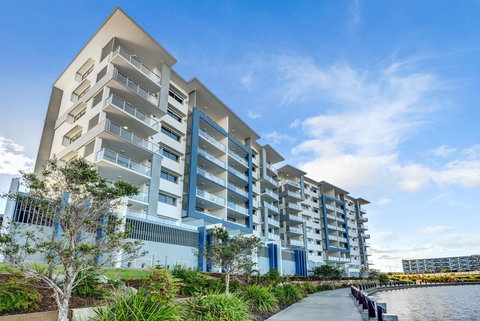 Aquarius Kawana - Taree Accommodation 1