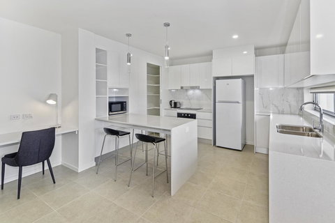 Aquarius Kawana - Taree Accommodation 25