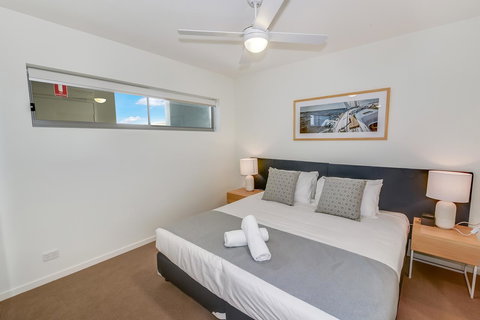 Aquarius Kawana - Taree Accommodation 32