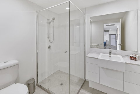 Aquarius Kawana - Taree Accommodation 10