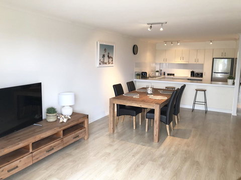 Sunshine Beach Luxe Apartment - Taree Accommodation 4