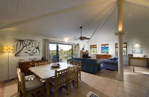 The Retreat Beach Houses - Taree Accommodation 4