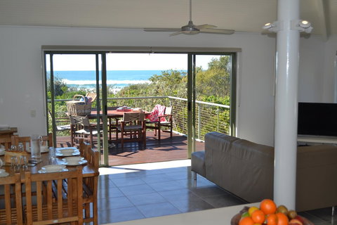 The Retreat Beach Houses - Taree Accommodation 7