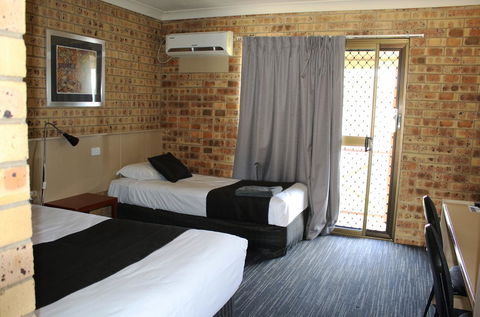 Clermont Country Motor Inn - Taree Accommodation 2