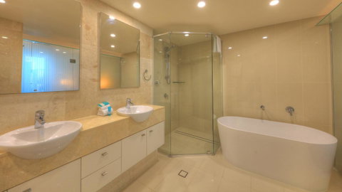 Cilento Mooloolaba - Taree Accommodation 18