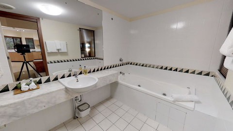 Silkari The Pavilions - Taree Accommodation 12