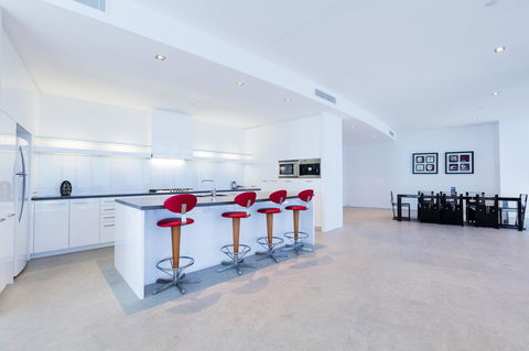 Q1 Resort & Spa - Official - Taree Accommodation 24