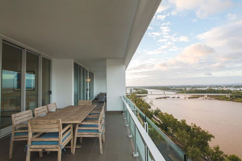 Empire Apartment Hotel Rockhampton - Taree Accommodation 1