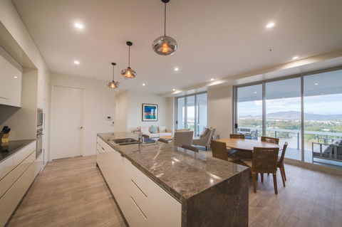 Empire Apartment Hotel Rockhampton - Taree Accommodation 3