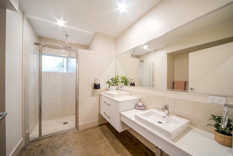 Whitsunday Luxury Homes - Taree Accommodation 33