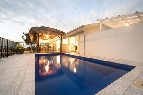Whitsunday Luxury Homes - Taree Accommodation 0