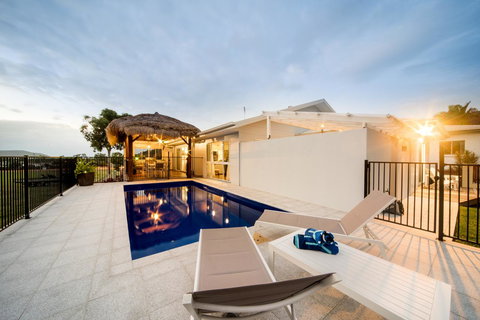Whitsunday Luxury Homes - Taree Accommodation 3