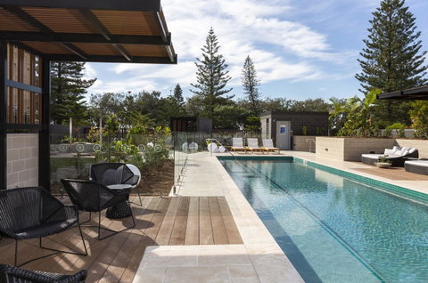 Boardwalk Burleigh Beach - Official - Taree Accommodation 15