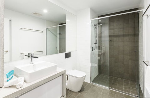 Boardwalk Burleigh Beach - Official - Taree Accommodation 39