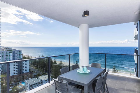 Boardwalk Burleigh Beach - Official - Taree Accommodation 22