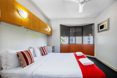 Tiki Hotel Apartments Surfers Paradise - Taree Accommodation 1