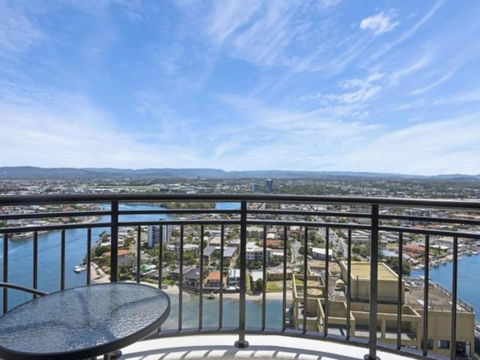 Beach Stay - Ocean & Riverview Resort Chevron Renaissance Central Surfers Paradise - Taree Accommodation 14