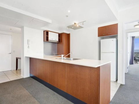 Beach Stay - Ocean & Riverview Resort Chevron Renaissance Central Surfers Paradise - Taree Accommodation 11