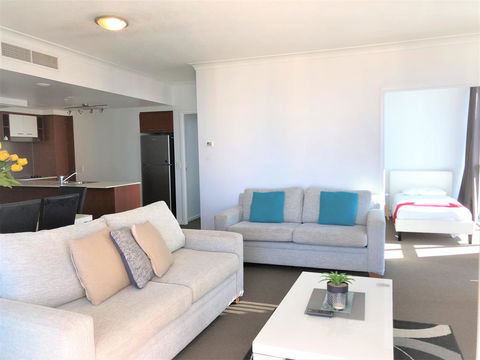 Beach Stay - Ocean & Riverview Resort Chevron Renaissance Central Surfers Paradise - Taree Accommodation 19