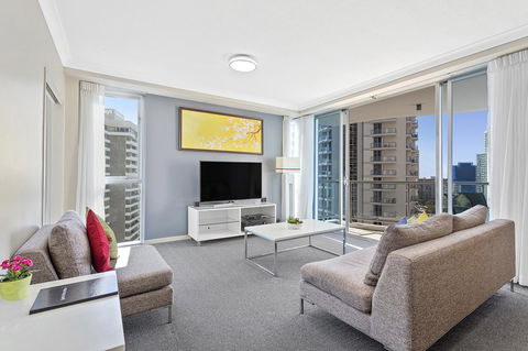 Beach Stay - Ocean & Riverview Resort Chevron Renaissance Central Surfers Paradise - Taree Accommodation 7