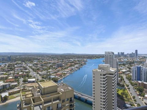 Beach Stay - Ocean & Riverview Resort Chevron Renaissance Central Surfers Paradise - Taree Accommodation 15