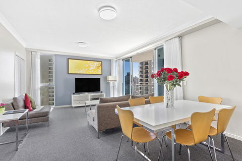 Beach Stay - Ocean & Riverview Resort Chevron Renaissance Central Surfers Paradise - Taree Accommodation 10