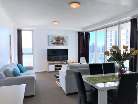 Beach Stay - Ocean & Riverview Resort Chevron Renaissance Central Surfers Paradise - Taree Accommodation 17