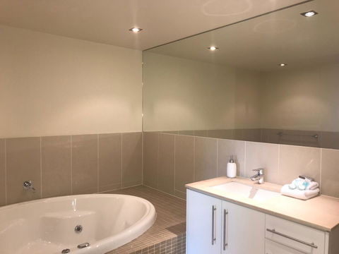 Proximity Waterfront Apartments - Taree Accommodation 12