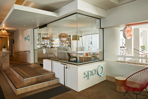 QT Gold Coast - Taree Accommodation 17