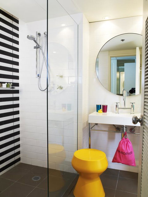 QT Gold Coast - Taree Accommodation 6