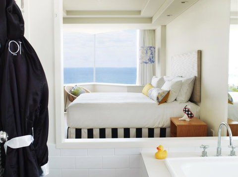 QT Gold Coast - Taree Accommodation 10