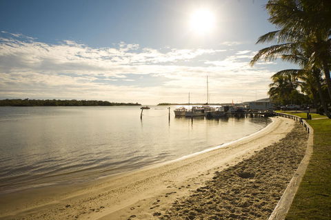 At The Sound Noosa Motel - Taree Accommodation 12