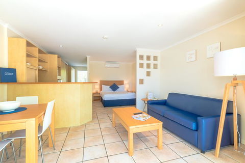 At The Sound Noosa Motel - Taree Accommodation 28
