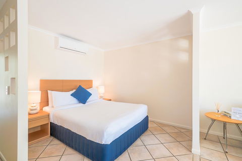 At The Sound Noosa Motel - Taree Accommodation 24