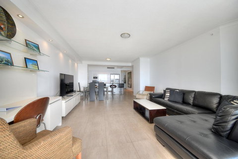 The Towers Of Chevron Renaissance - Holidays Gold Coast - Taree Accommodation 21