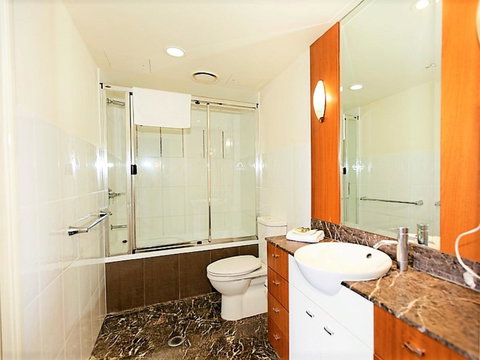 The Towers Of Chevron Renaissance - Holidays Gold Coast - Taree Accommodation 35
