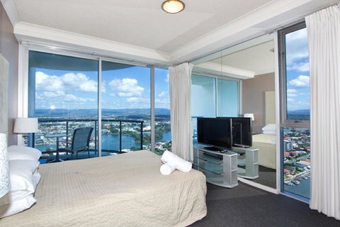The Towers Of Chevron Renaissance - Holidays Gold Coast - Taree Accommodation 8