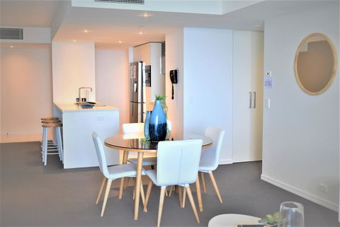 Gold Coast Private Apartments - H Residences, Surfers Paradise - Taree Accommodation 12