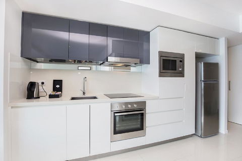 Gold Coast Private Apartments - H Residences, Surfers Paradise - Taree Accommodation 24