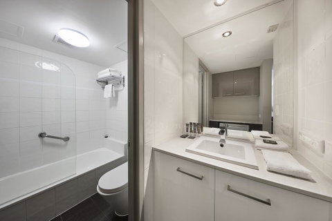 Novotel Surfers Paradise - Taree Accommodation 19