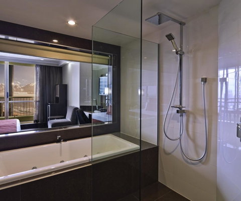 Novotel Surfers Paradise - Taree Accommodation 26